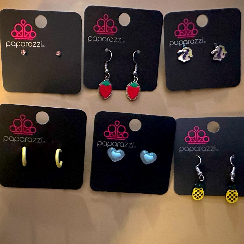 NWT 6 pairs of Girls Earrings
